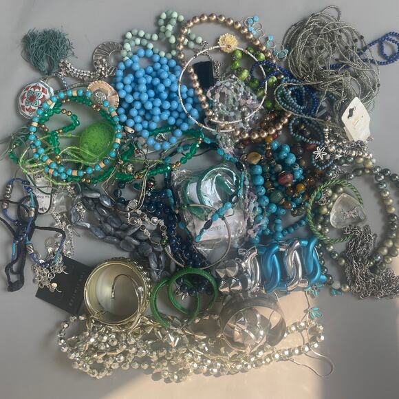2 + Lbs Wearable Jewelry Lot 80s to Modern 50 pc Boho Glass Acrylic Shell Blue - Picture 1 of 7